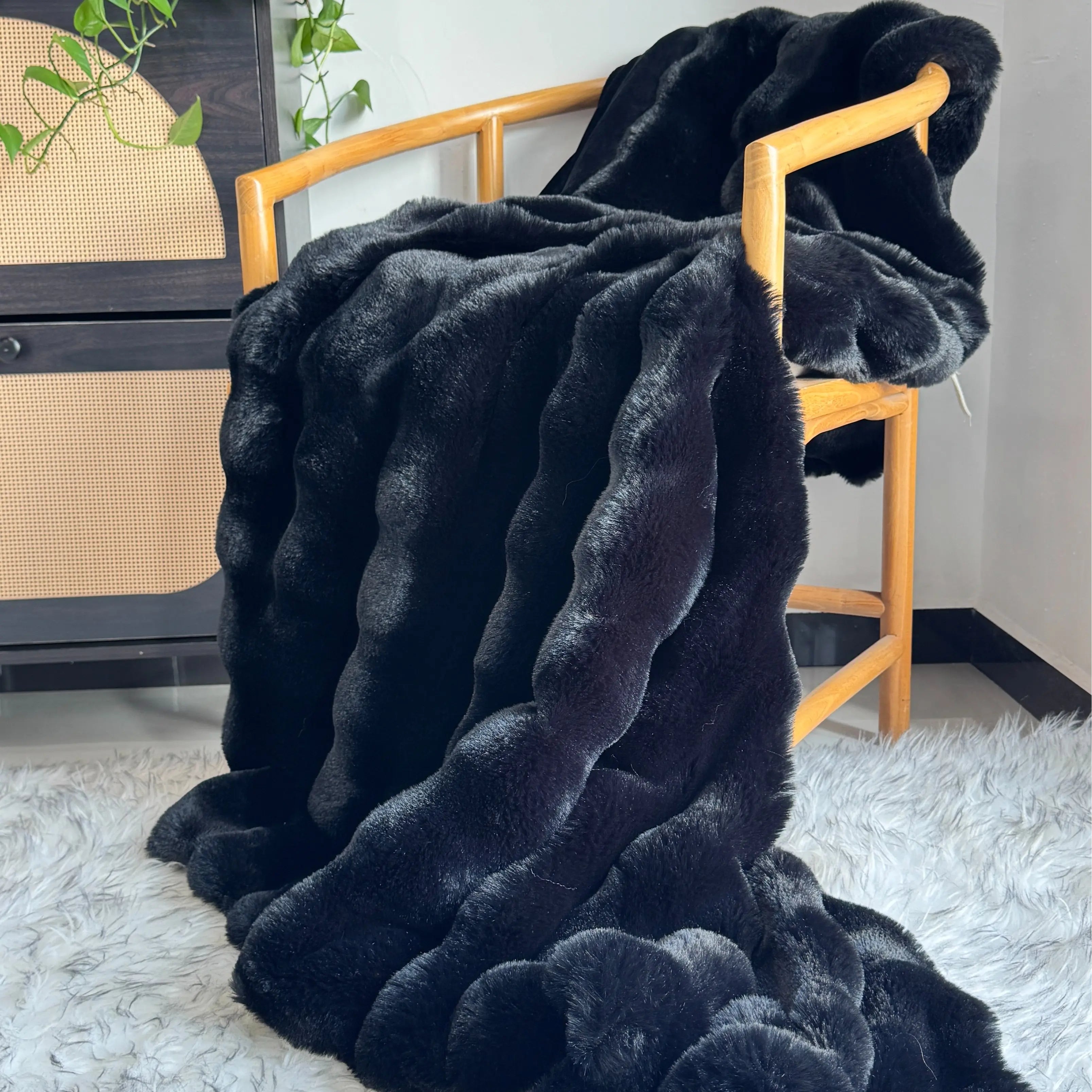 ORINOVA Cloud-Feel Fluffy Throw Blanket