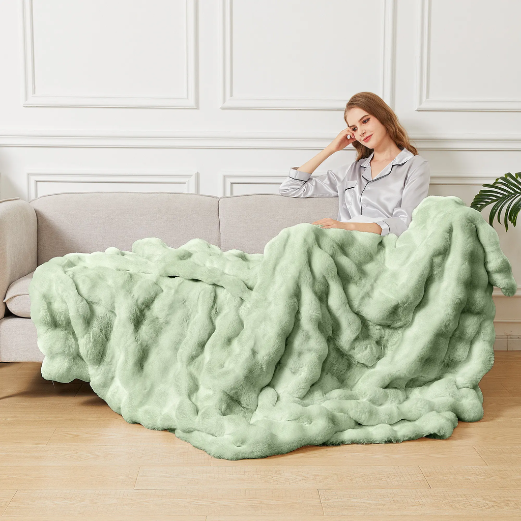 ORINOVA Cloud-Feel Fluffy Throw Blanket